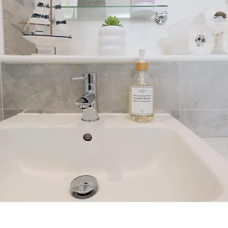 Central Getaway House With Parking, Garden, Wi-Fi Stafford Esterno foto
