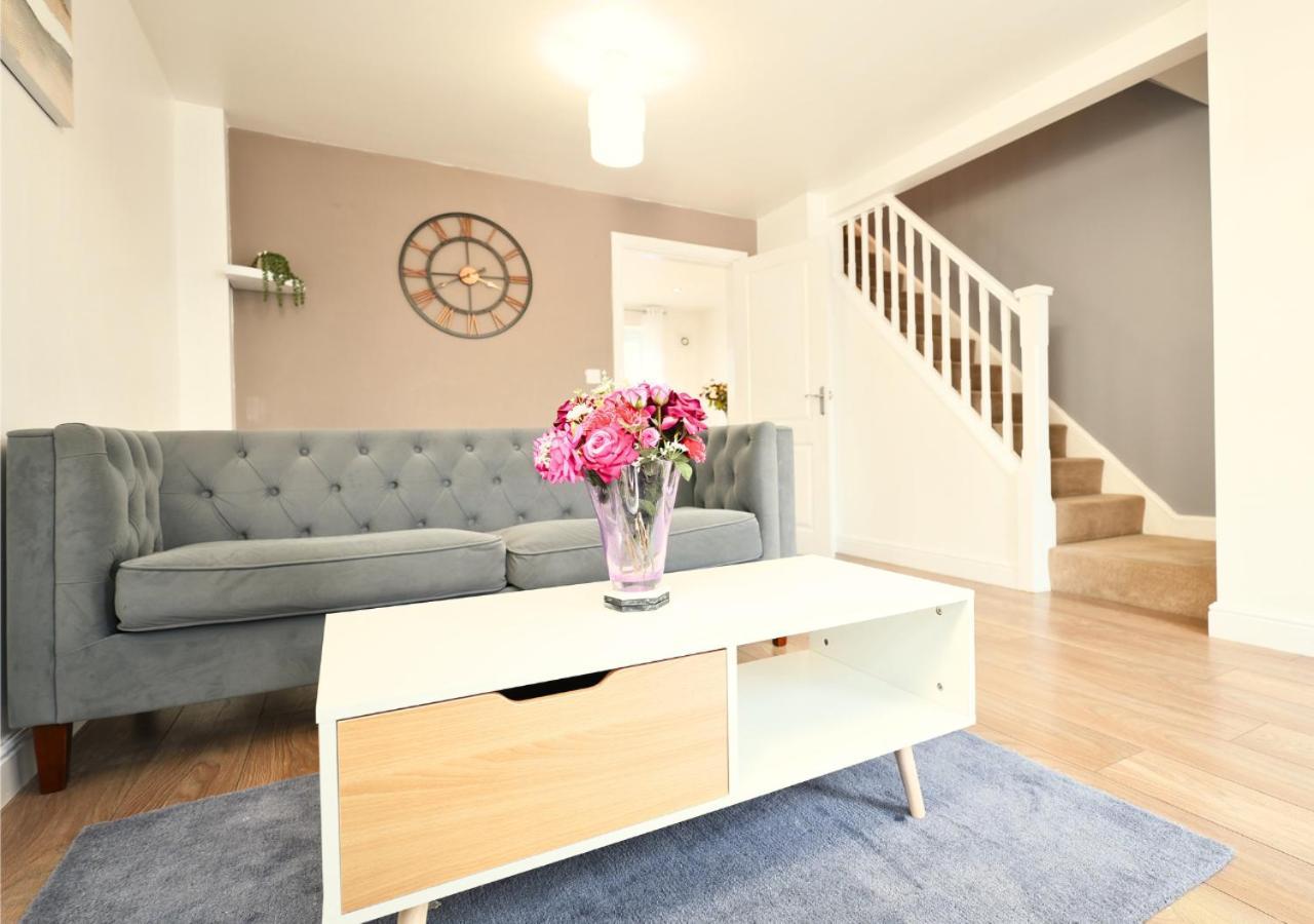 Casa vacanze Getaway House With Parking, Garden, Wi-fi
