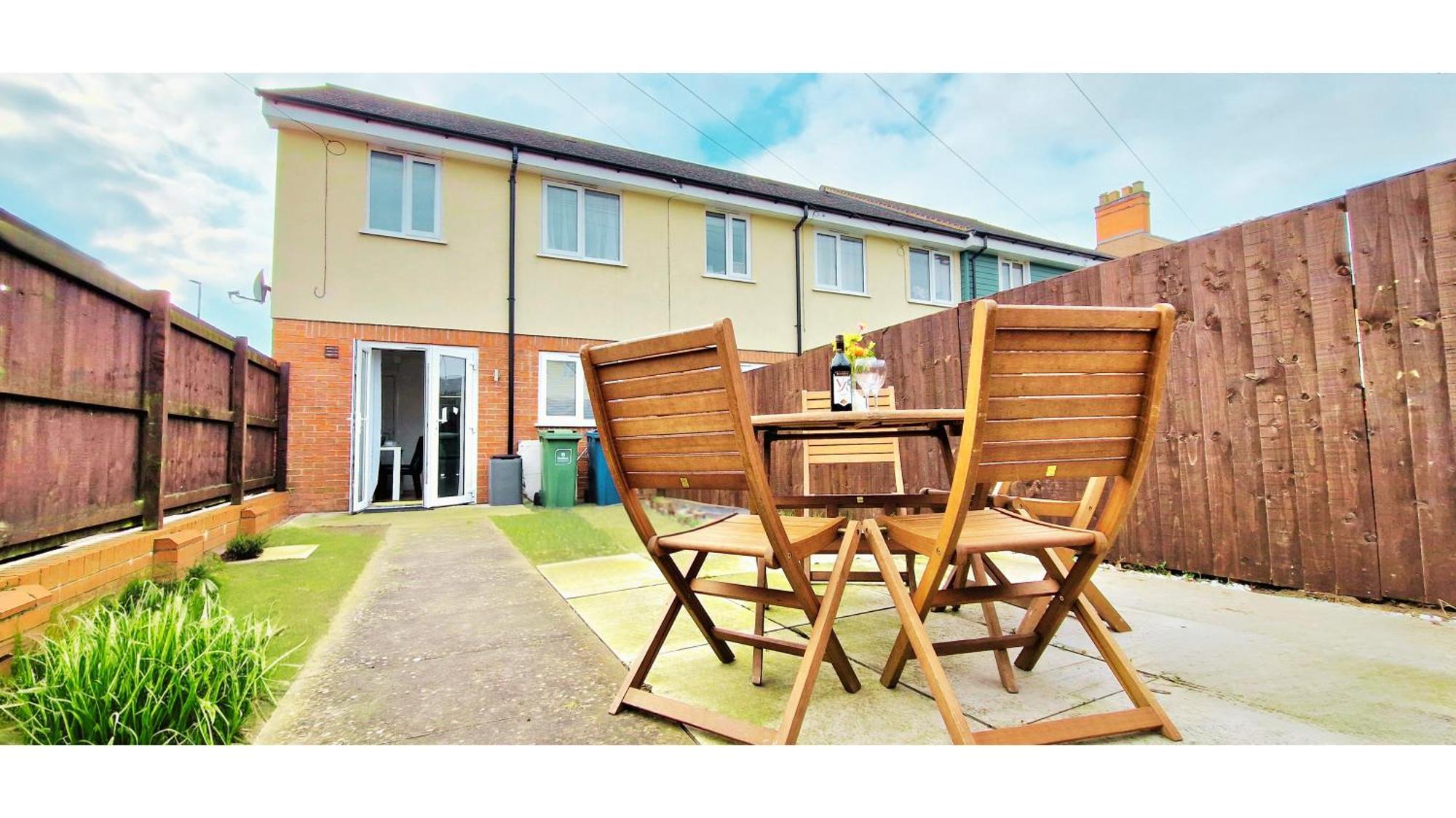 Casa vacanze Getaway House With Parking, Garden, Wi-fi