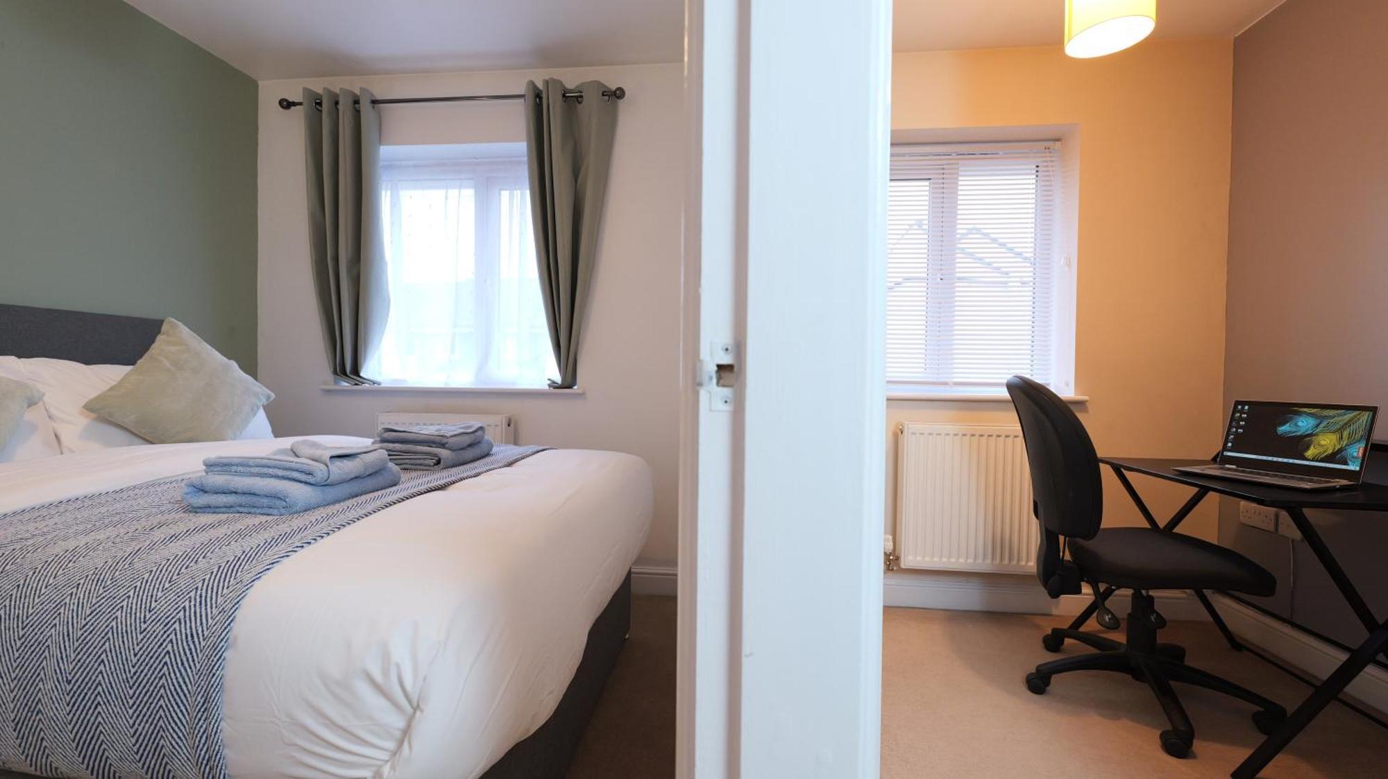 Holiday home Getaway House With Parking, Garden, Wi-fi *
